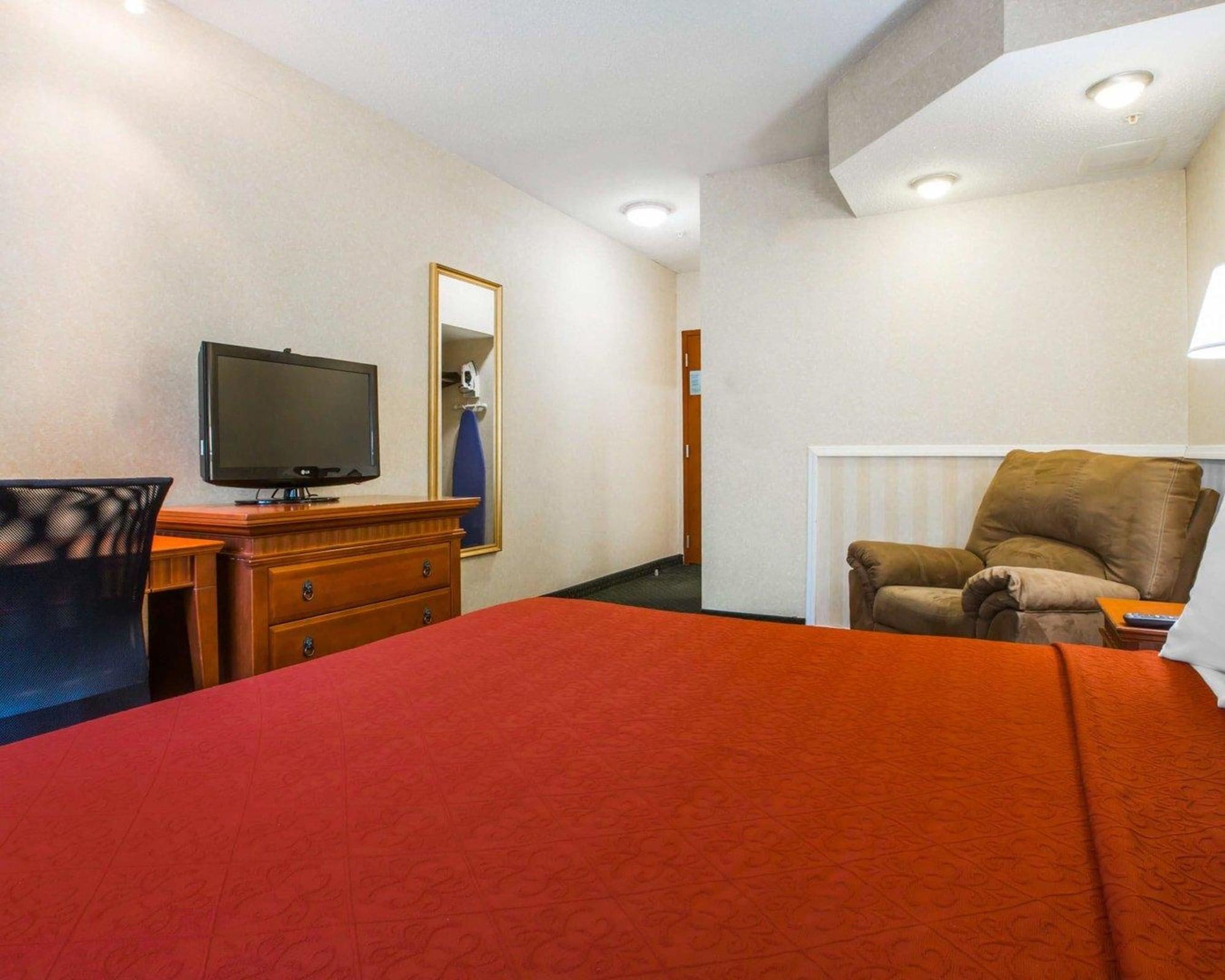 Econo Lodge Glens Falls - Lake George מראה חיצוני תמונה