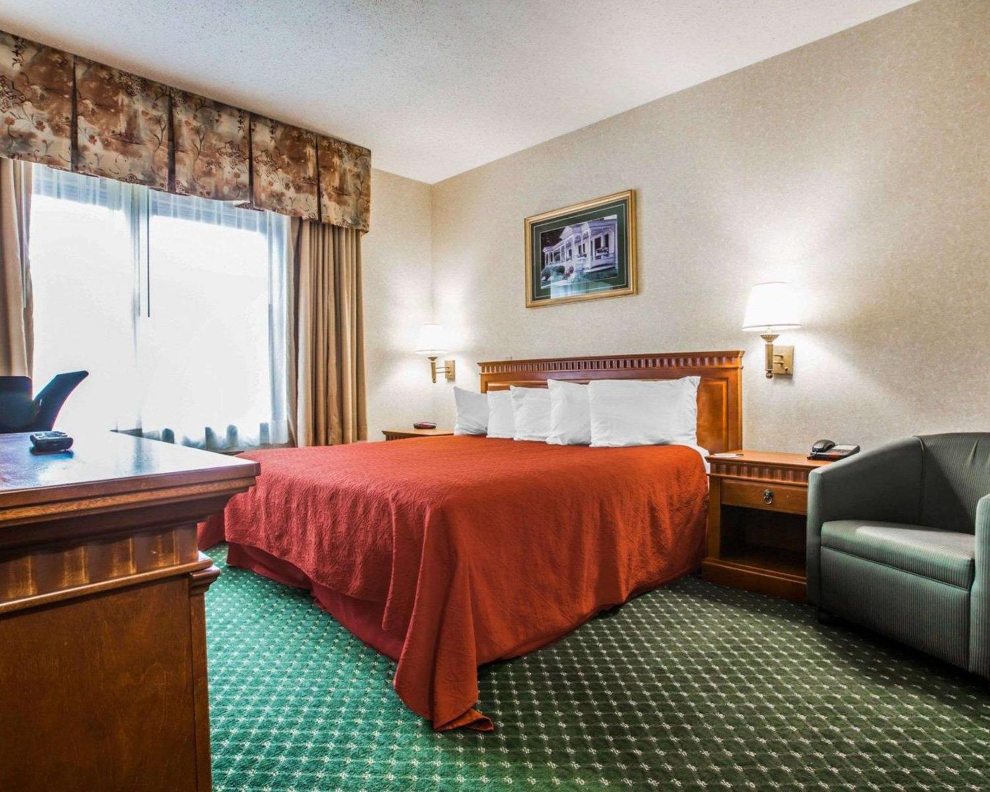 Econo Lodge Glens Falls - Lake George מראה חיצוני תמונה