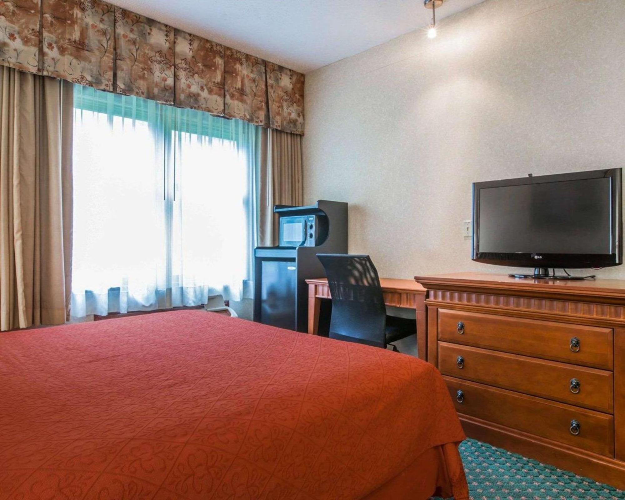 Econo Lodge Glens Falls - Lake George מראה חיצוני תמונה