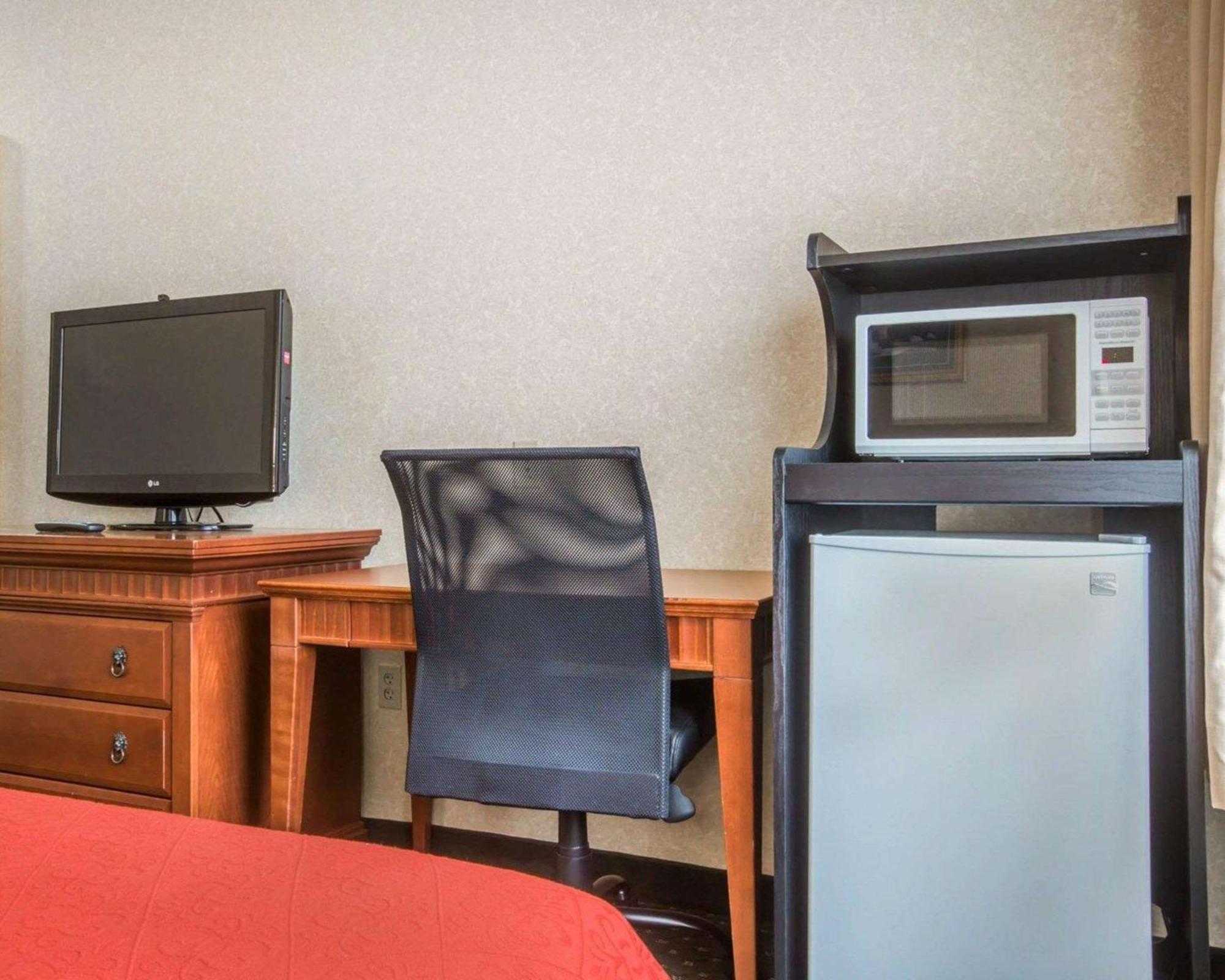 Econo Lodge Glens Falls - Lake George מראה חיצוני תמונה