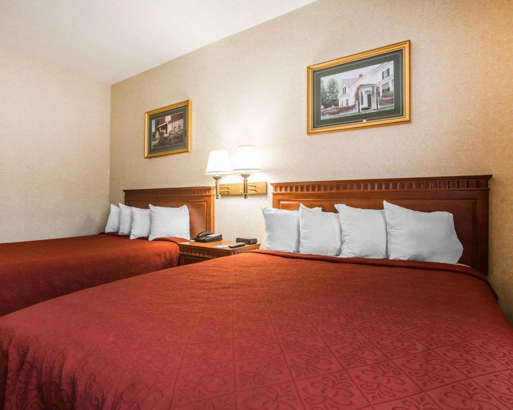 Econo Lodge Glens Falls - Lake George מראה חיצוני תמונה