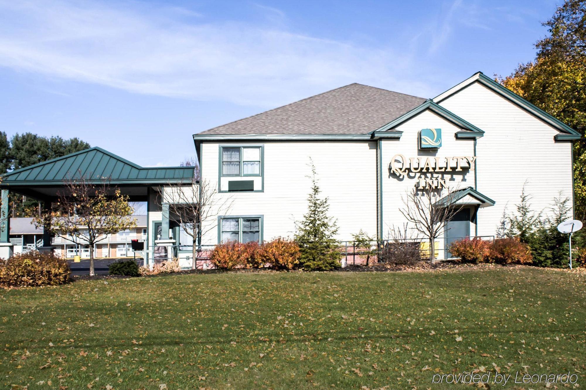 Econo Lodge Glens Falls - Lake George מראה חיצוני תמונה