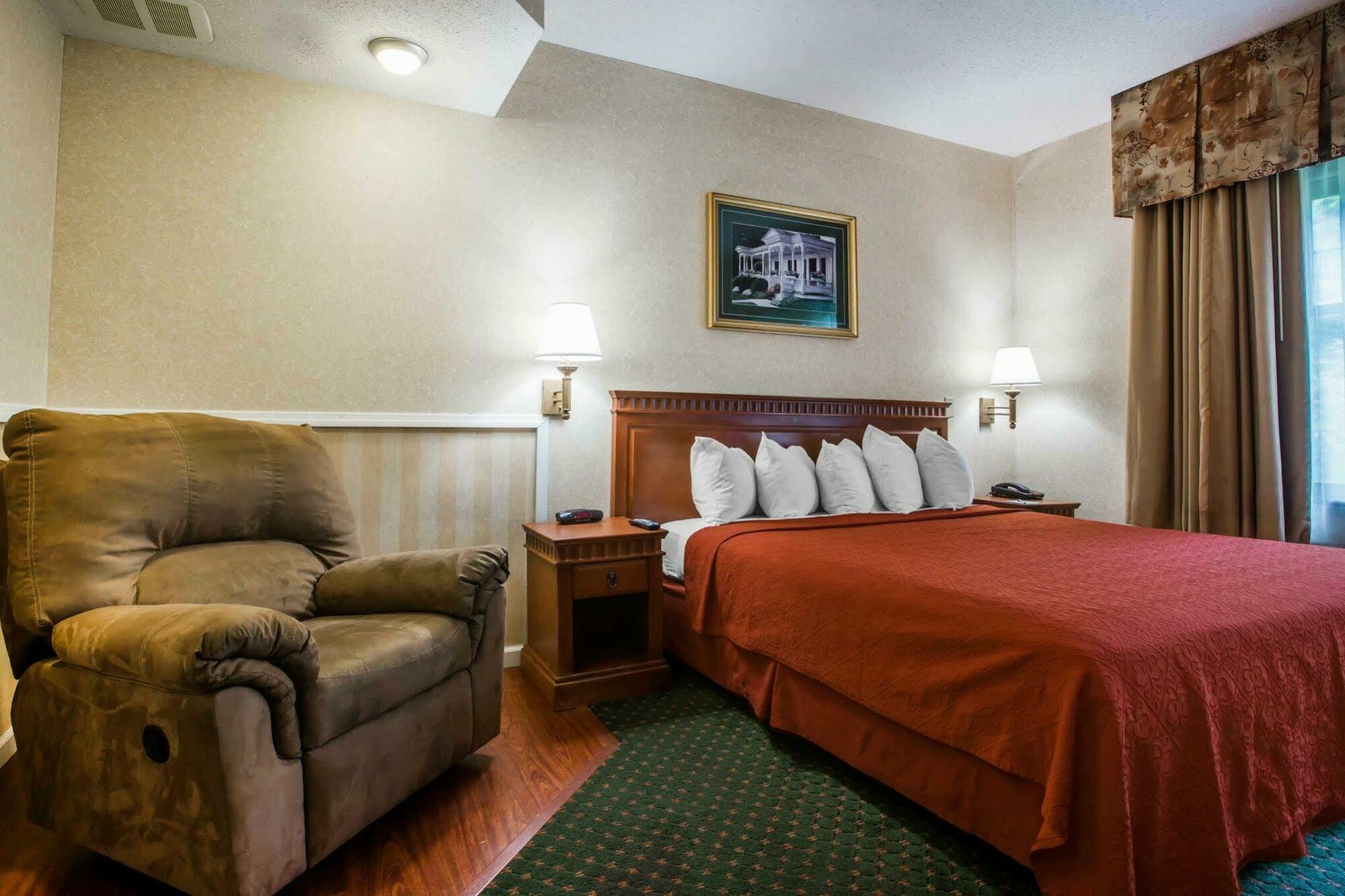 Econo Lodge Glens Falls - Lake George מראה חיצוני תמונה